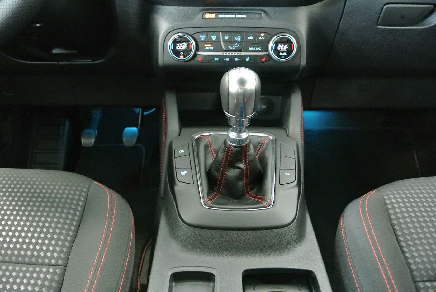 Ford Kuga 1.5 EcoBlue ST-Line +AHK+RFK+Navi+GJR