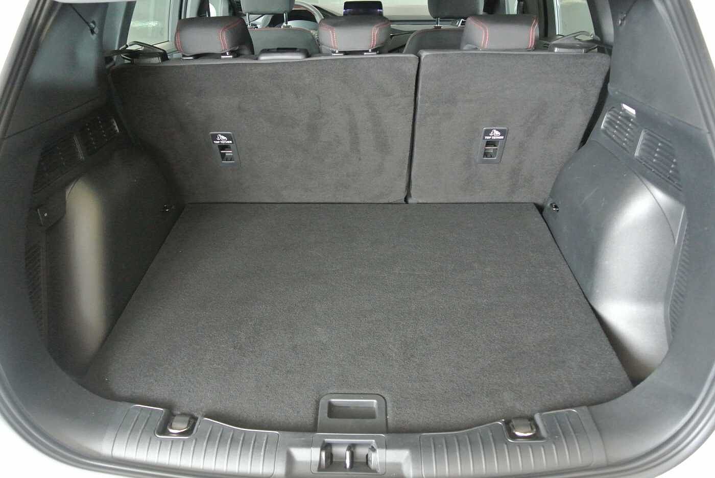Ford Kuga 1.5 EcoBlue ST-Line +AHK+RFK+Navi+GJR