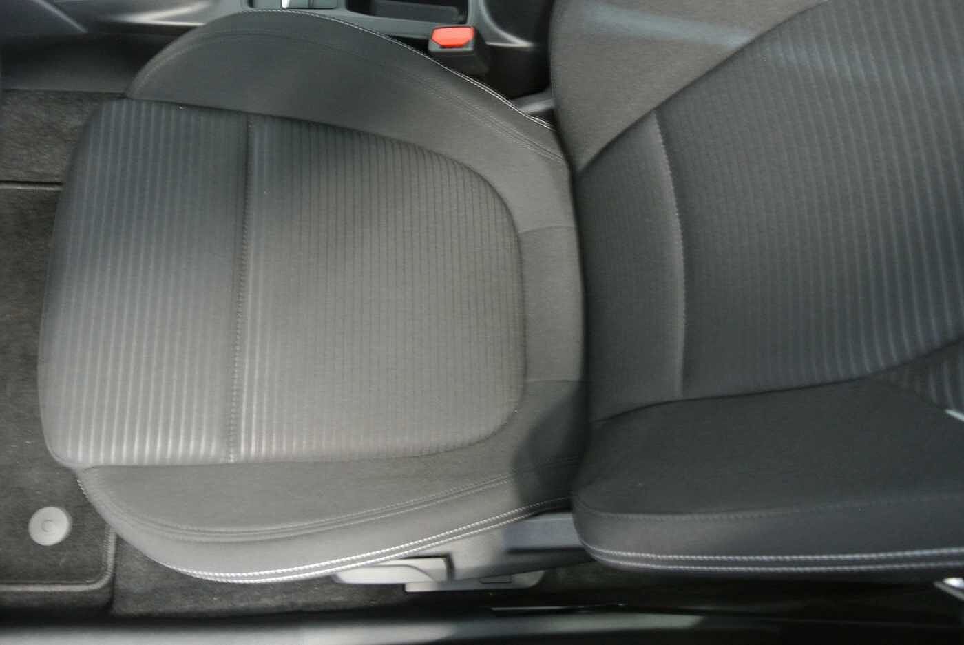 Ford Focus Turnier 1.0 E. Boost Hybrid Aut. Titanium