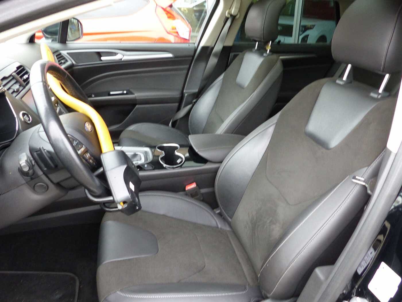 Ford Mondeo Turnier 2.0 TDCi Bi-Turbo Aut. Titanium Pano