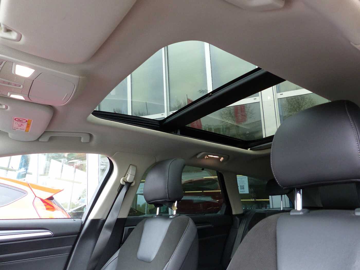 Ford Mondeo Turnier 2.0 TDCi Bi-Turbo Aut. Titanium Pano