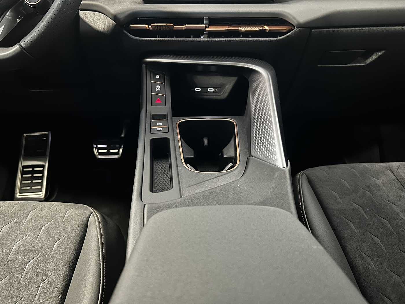 CUPRA Terramar 1.5 eTSI PHEV DSG +AHK+Matrix+DCC