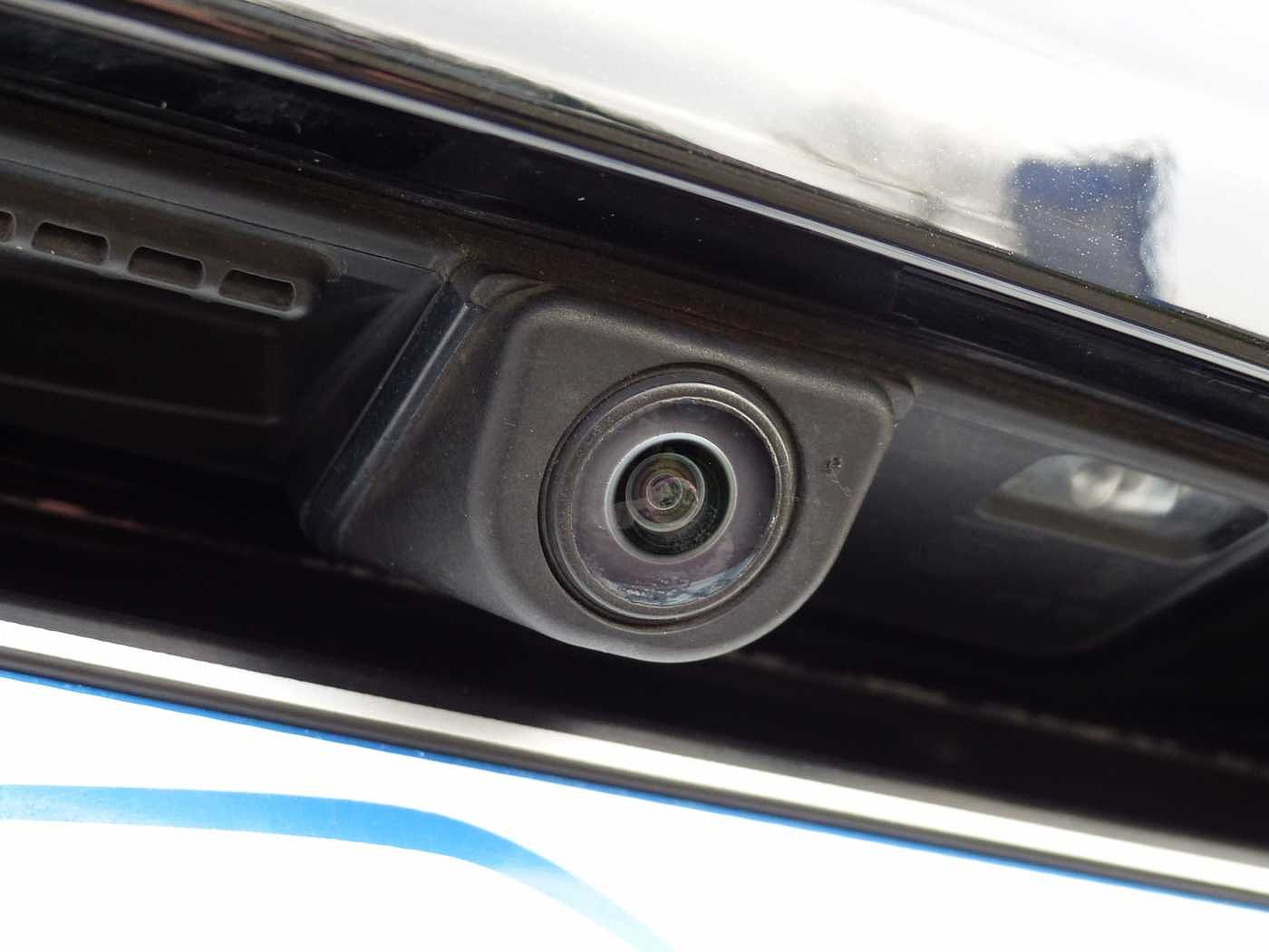 Ford Fiesta 1.0 Hybrid TITANIUM + Navi + ACC + Kamera