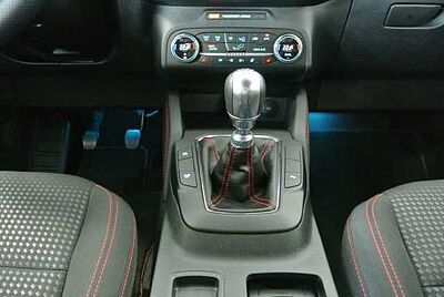 Ford Kuga 1.5 EcoBlue ST-Line +AHK+RFK+Navi+GJR