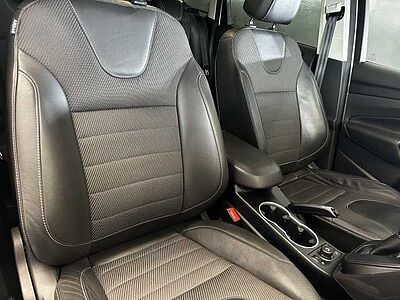 Ford Kuga 2.0 TDCi 4x4 Aut. Titanium +AHK+GJR+RFK