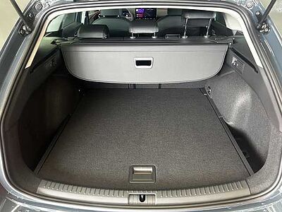 SEAT Leon ST 1.5 eTSI DSG FR +Navi 12,9'+BEATS+DCC