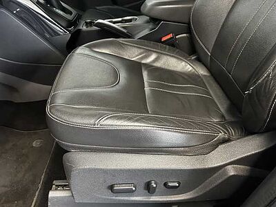 Ford Kuga 2.0 TDCi 4x4 Aut. Titanium +AHK+Xenon+RFK