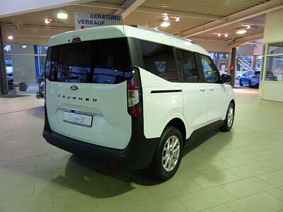 Ford Tourneo Courier 1.0 EcoB. Titanium Winter-Paket