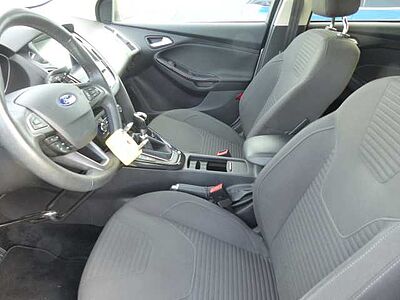 Ford Focus Turnier 1.0 EcoBoost Titanium Navi,Kamera