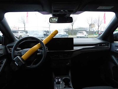 Ford Focus Turnier 1.5 EcoB. Aut. ST-LINE X Pano,AHK