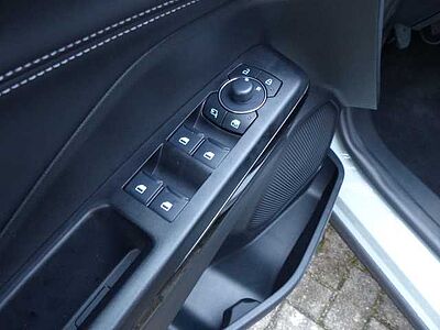 Ford Puma 1.0 EcoBoost mHEV Titanium iACC,360°Kamera